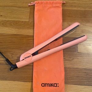 Amika Hair Straightner